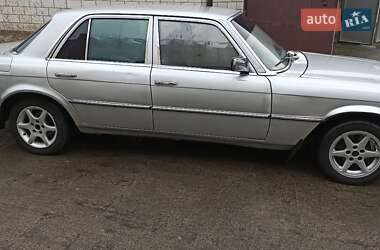 Седан Mercedes-Benz E-Class 1979 в 