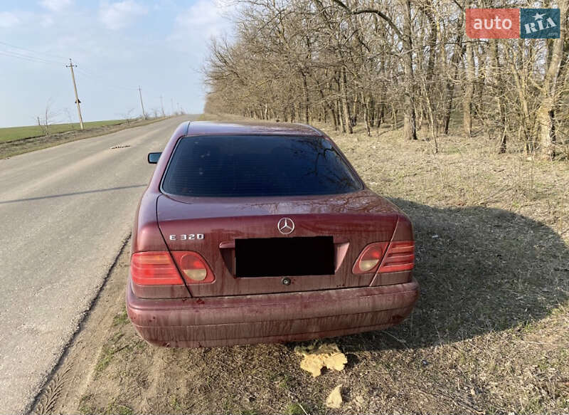 Седан Mercedes-Benz E-Class 1995 в Одессе