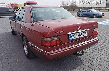 Седан Mercedes-Benz E-Class 1994 в Черновцах