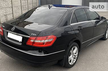 Седан Mercedes-Benz E-Class 2010 в Днепре