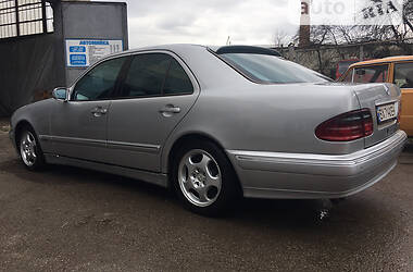 Седан Mercedes-Benz E-Class 2001 в Тернополе