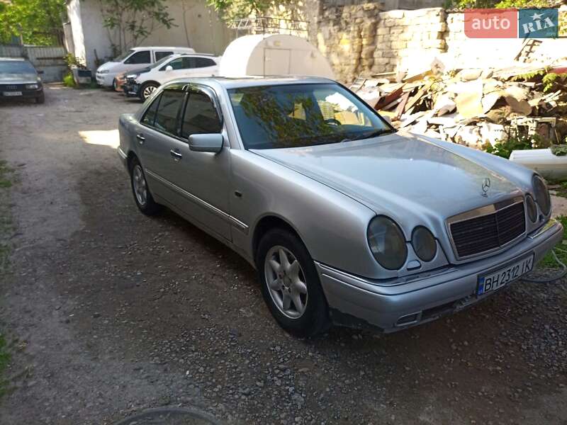 Седан Mercedes-Benz E-Class 1997 в Одессе