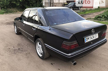 Седан Mercedes-Benz E-Class 1988 в Глухове