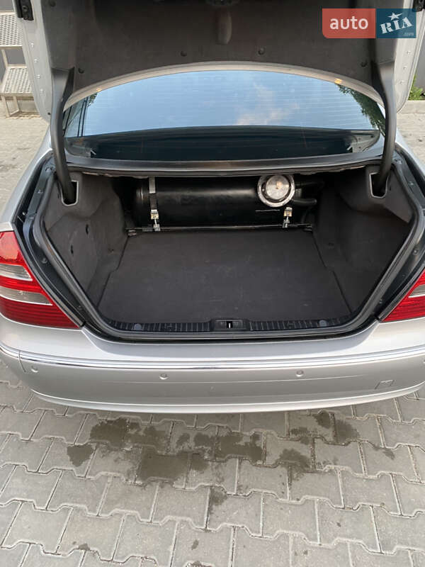 Седан Mercedes-Benz E-Class 2004 в Тернополе