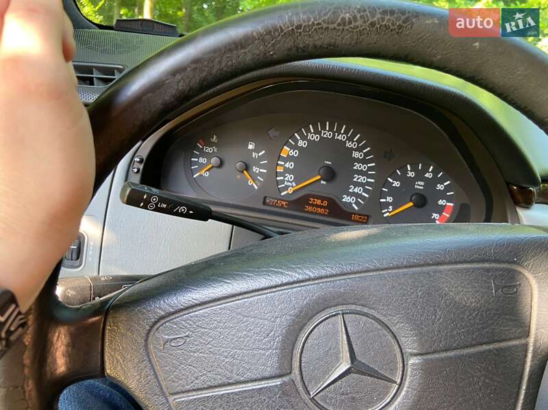 Седан Mercedes-Benz E-Class 1998 в Львове