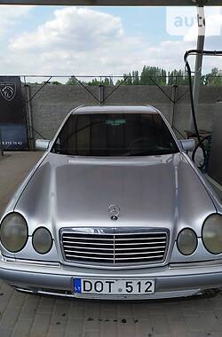 Седан Mercedes-Benz E-Class 1997 в Херсоне