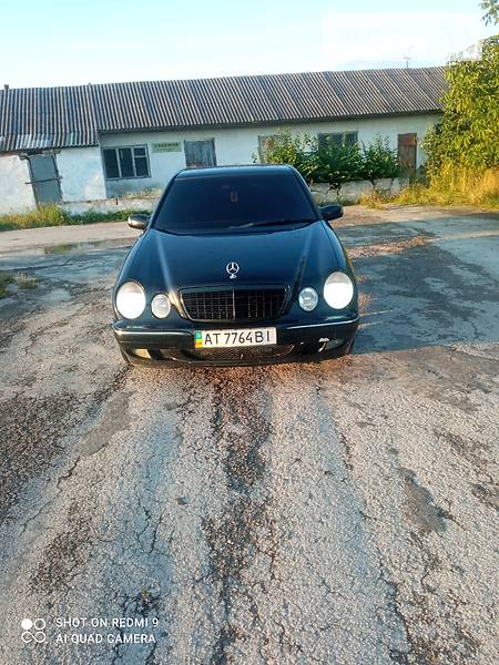 Седан Mercedes-Benz E-Class 2000 в Сокирянах