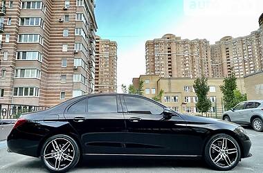 Седан Mercedes-Benz E-Class 2016 в Киеве