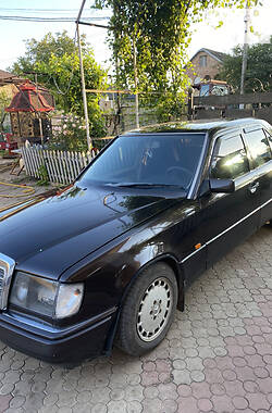 Седан Mercedes-Benz E-Class 1990 в Коломиї