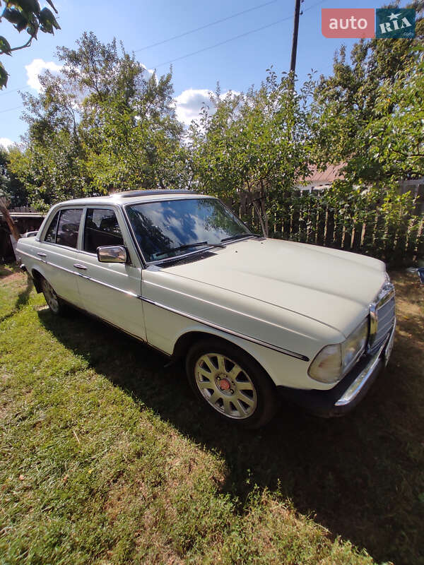 Седан Mercedes-Benz E-Class 1978 в Березному фото 9 Седан Mercedes-Benz E-Class 1978 в Березному