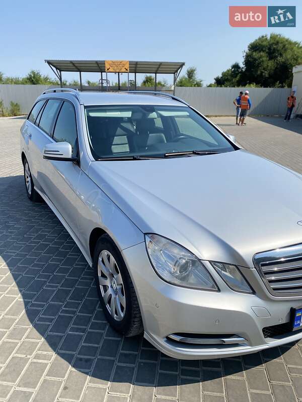Універсал Mercedes-Benz E-Class 2012 в Херсоні фото 12 Універсал Mercedes-Benz E-Class 2012 в Херсоні
