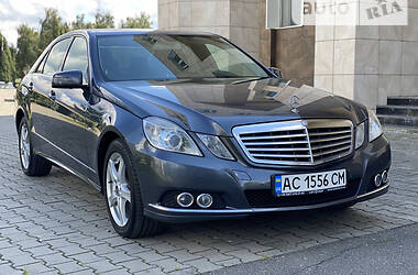 Седан Mercedes-Benz E-Class 2010 в Нетешине