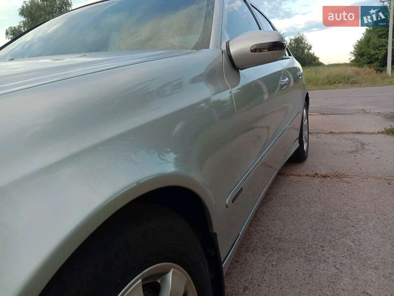 Седан Mercedes-Benz E-Class 2002 в Гадяче