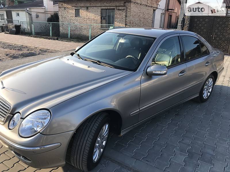 Седан Mercedes-Benz E-Class 2006 в Ровно