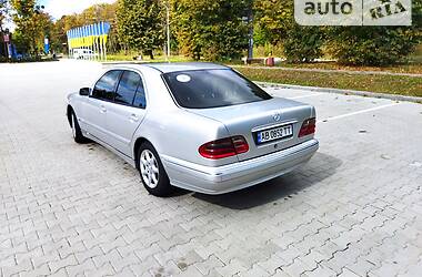 Седан Mercedes-Benz E-Class 2002 в Виннице