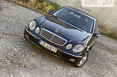 Седан Mercedes-Benz E-Class 2003 в Черновцах