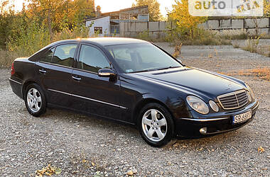 Седан Mercedes-Benz E-Class 2003 в Черновцах