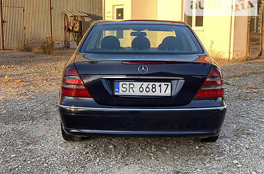 Седан Mercedes-Benz E-Class 2003 в Черновцах