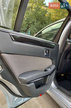 Седан Mercedes-Benz E-Class 2012 в 