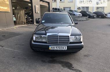 Седан Mercedes-Benz E-Class 1990 в Киеве