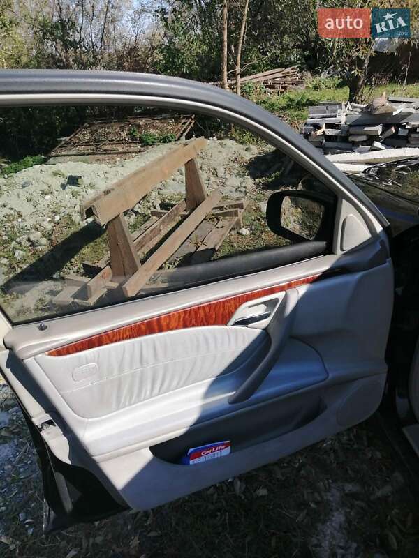 Седан Mercedes-Benz E-Class 2001 в Львові