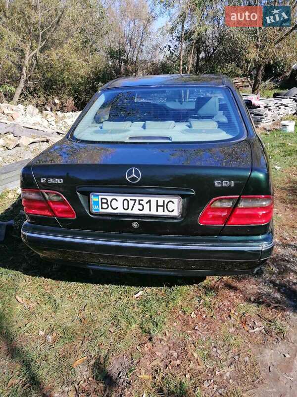 Седан Mercedes-Benz E-Class 2001 в Львові