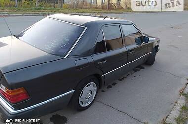 Седан Mercedes-Benz E-Class 1991 в Владимир-Волынском