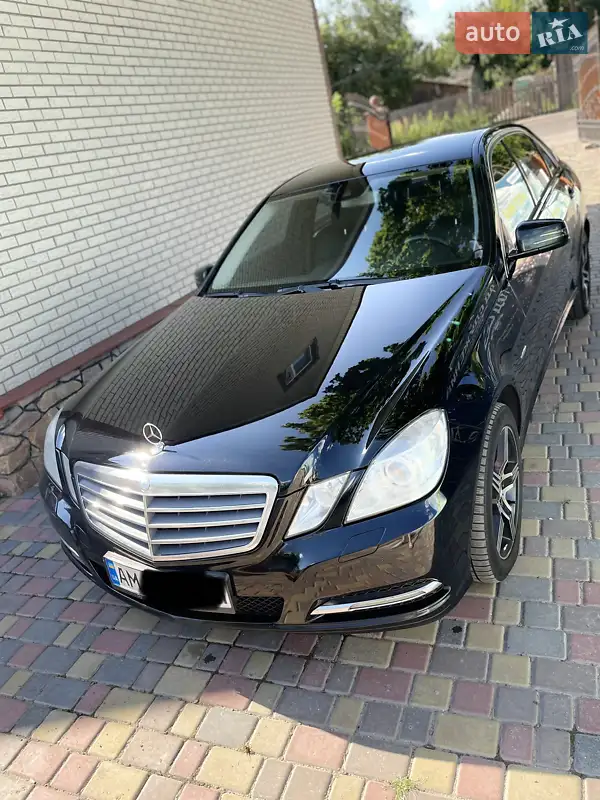 Mercedes-Benz E-Class 2011
