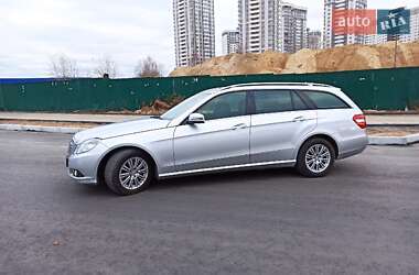 Универсал Mercedes-Benz E-Class 2011 в Киеве