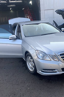 Седан Mercedes-Benz E-Class 2011 в Львове