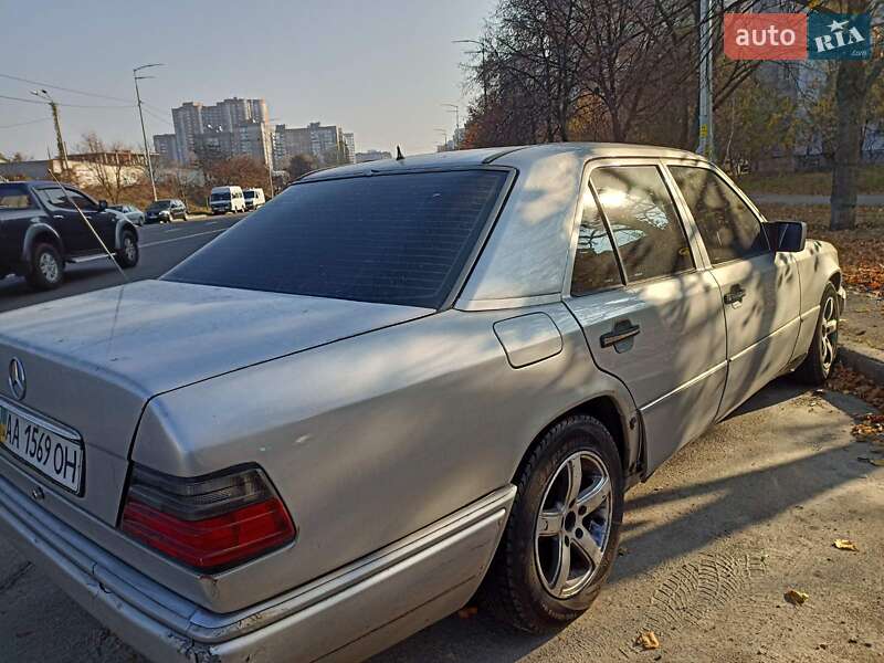 Седан Mercedes-Benz E-Class 1991 в Киеве фото 2 Седан Mercedes-Benz E-Class 1991 в Киеве