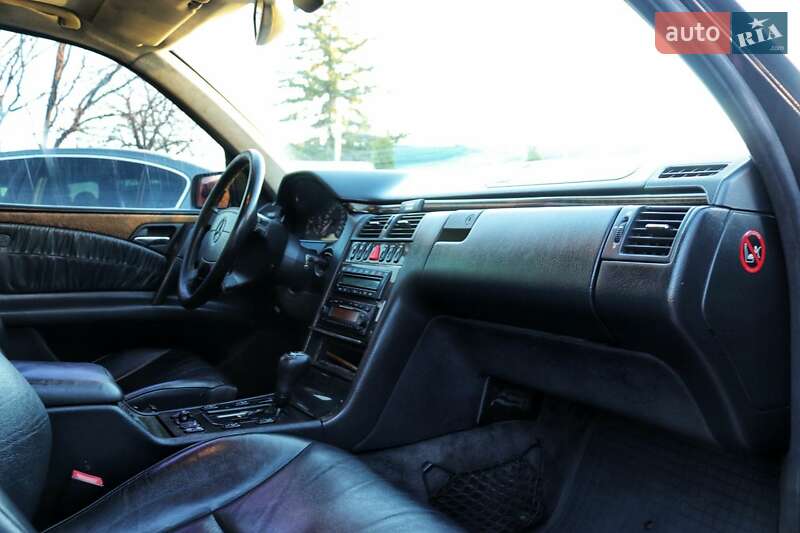 Седан Mercedes-Benz E-Class 1998 в Черновцах
