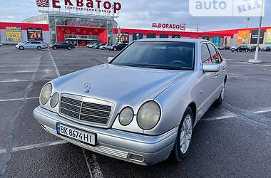 Седан Mercedes-Benz E-Class 1999 в Рівному