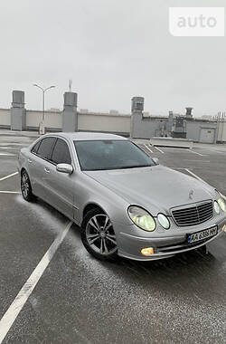 Седан Mercedes-Benz E-Class 2004 в Киеве