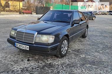 Седан Mercedes-Benz E-Class 1993 в Луцке