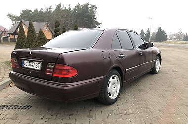 Седан Mercedes-Benz E-Class 1998 в Луцке