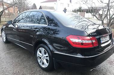 Седан Mercedes-Benz E-Class 2010 в Харкові