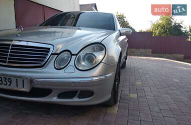 Седан Mercedes-Benz E-Class 2004 в Умани