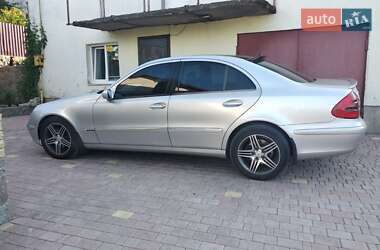 Седан Mercedes-Benz E-Class 2004 в Умані