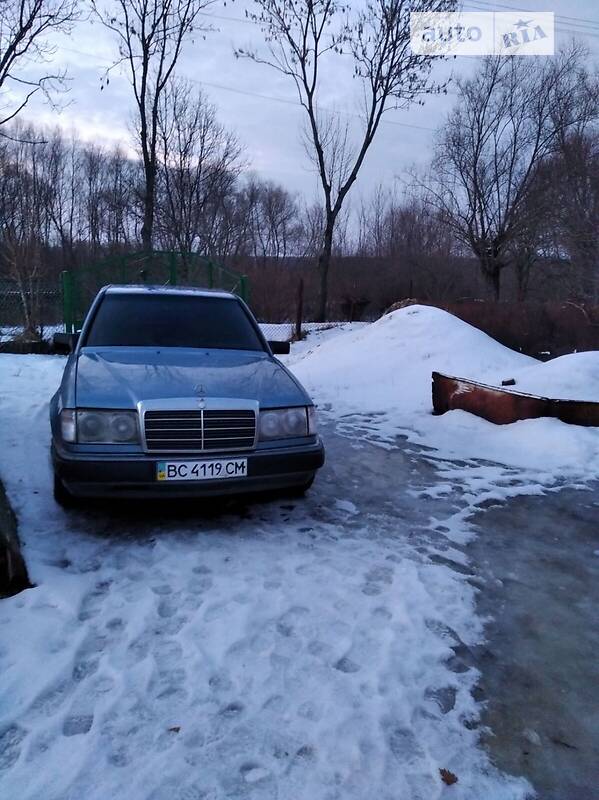 Седан Mercedes-Benz E-Class 1986 в Львове