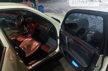Седан Mercedes-Benz E-Class 2000 в 