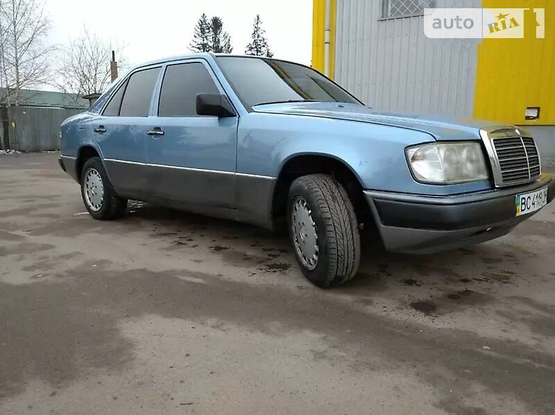 Седан Mercedes-Benz E-Class 1986 в Львове