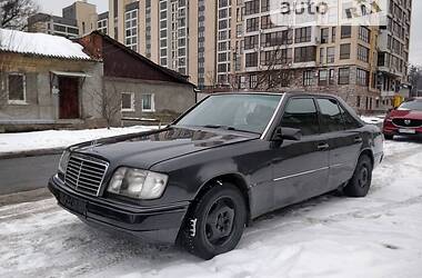 Седан Mercedes-Benz E-Class 1990 в Харкові