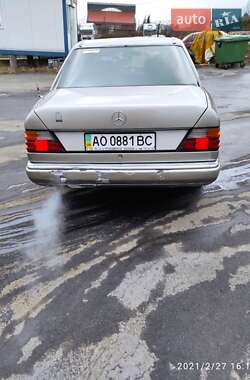 Седан Mercedes-Benz E-Class 1989 в 