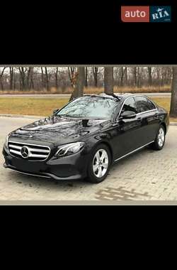 Седан Mercedes-Benz E-Class 2017 в Киеве