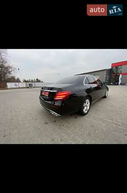 Седан Mercedes-Benz E-Class 2017 в Киеве