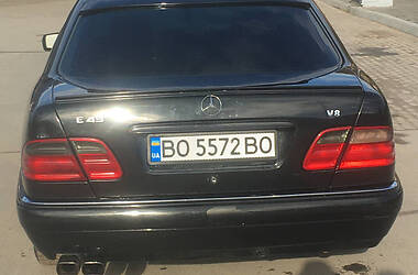 Седан Mercedes-Benz E-Class 1999 в Кременце