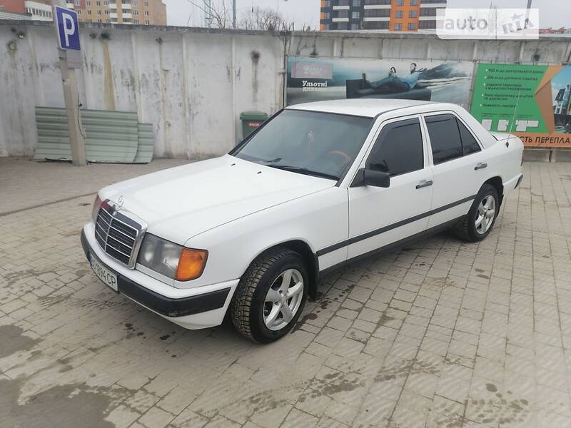 Седан Mercedes-Benz E-Class 1989 в Тернополе