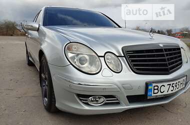 Седан Mercedes-Benz E-Class 2002 в Червонограде