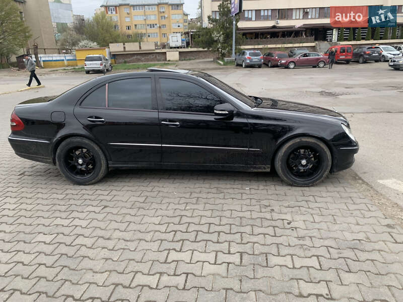 Седан Mercedes-Benz E-Class 2006 в Чернівцях